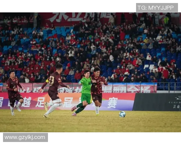 足球盛宴再启新篇各大联赛争夺战火热开启球迷期待精彩对决